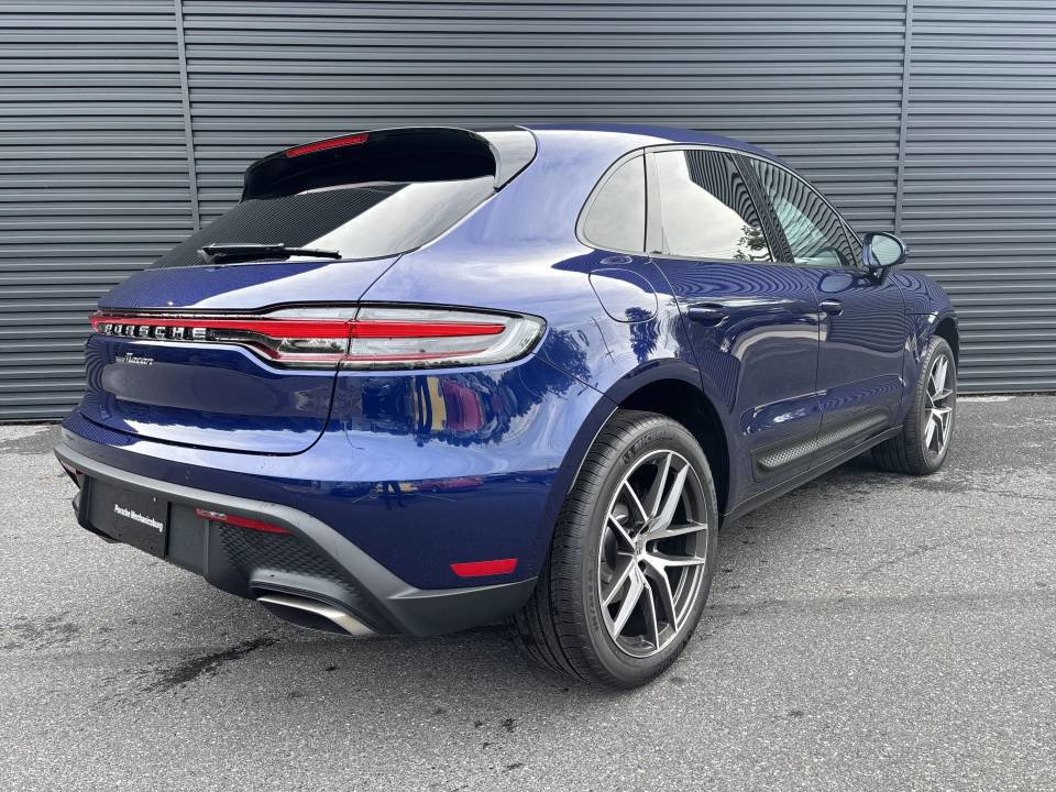 Certified 2026 Porsche Macan image 5