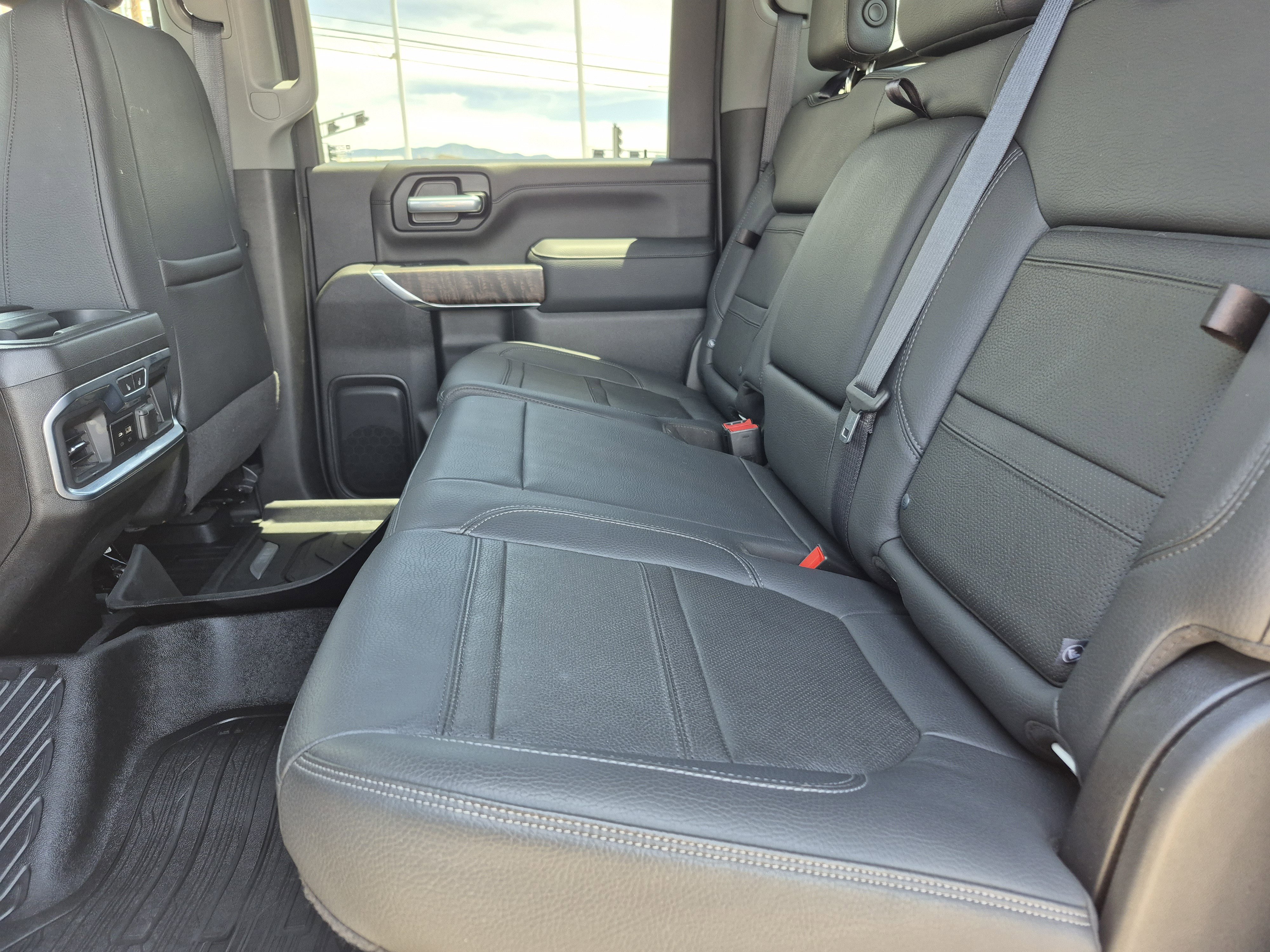 Used 2021 GMC Sierra 3500 Denali w/ Denali Ultimate Package AWD/4WD image 17