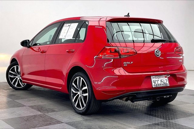 Used 2017 Volkswagen Golf SE image 10