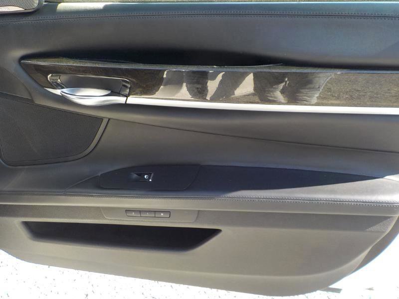 Used 2014 BMW 750i w/ Executive Package RWD image 23