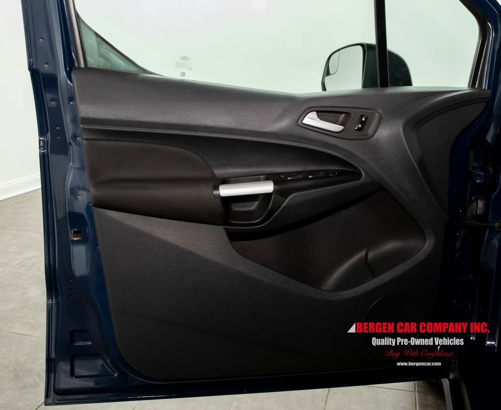 Used 2017 Ford Transit Connect XLT image 11