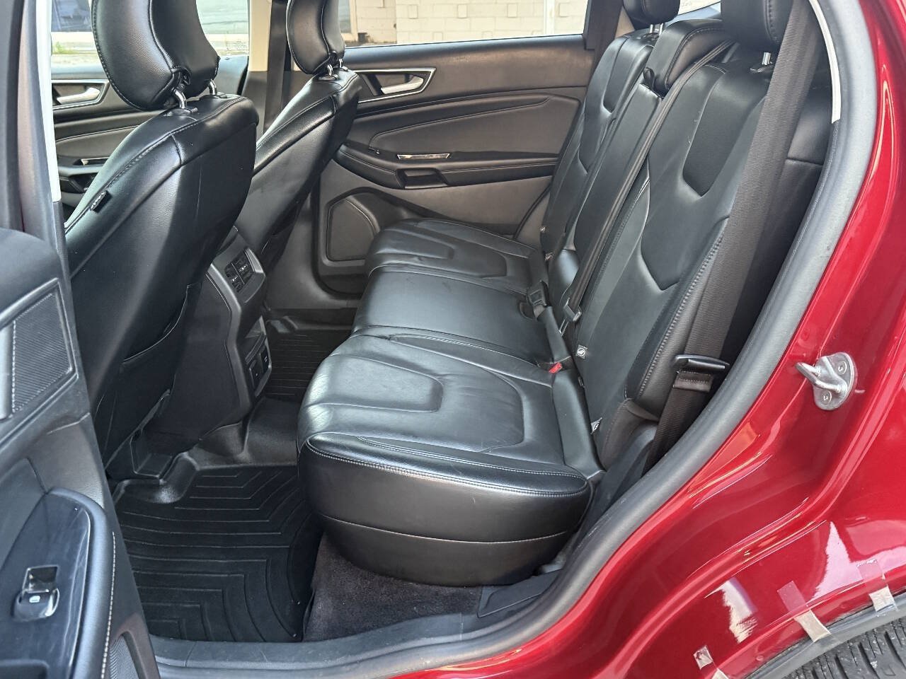 Used 2016 Ford Edge Titanium w/ Technology Package AWD/4WD image 23