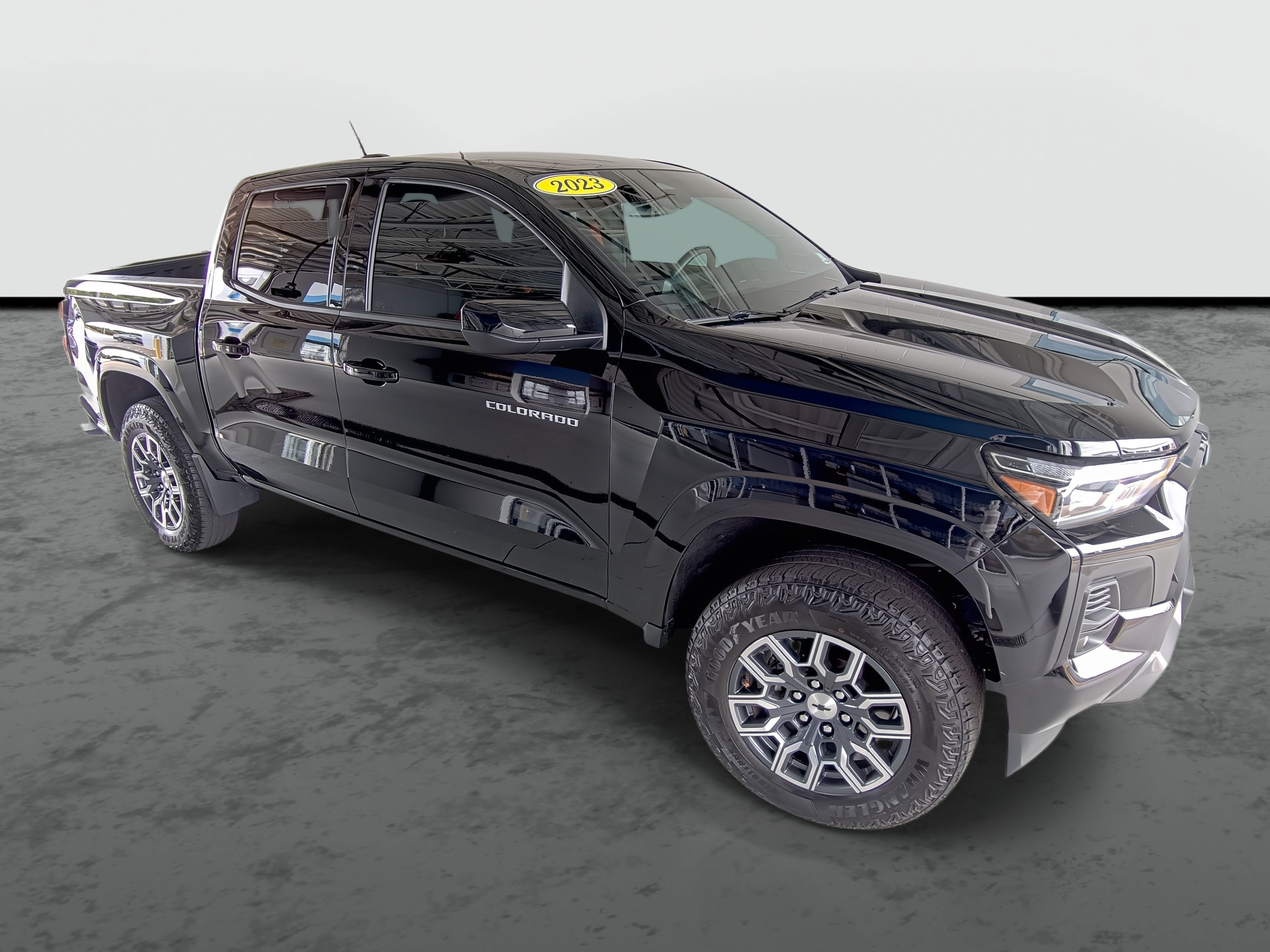 Used 2023 Chevrolet Colorado Z71 w/ Z71 Convenience Package 2 AWD/4WD image 4
