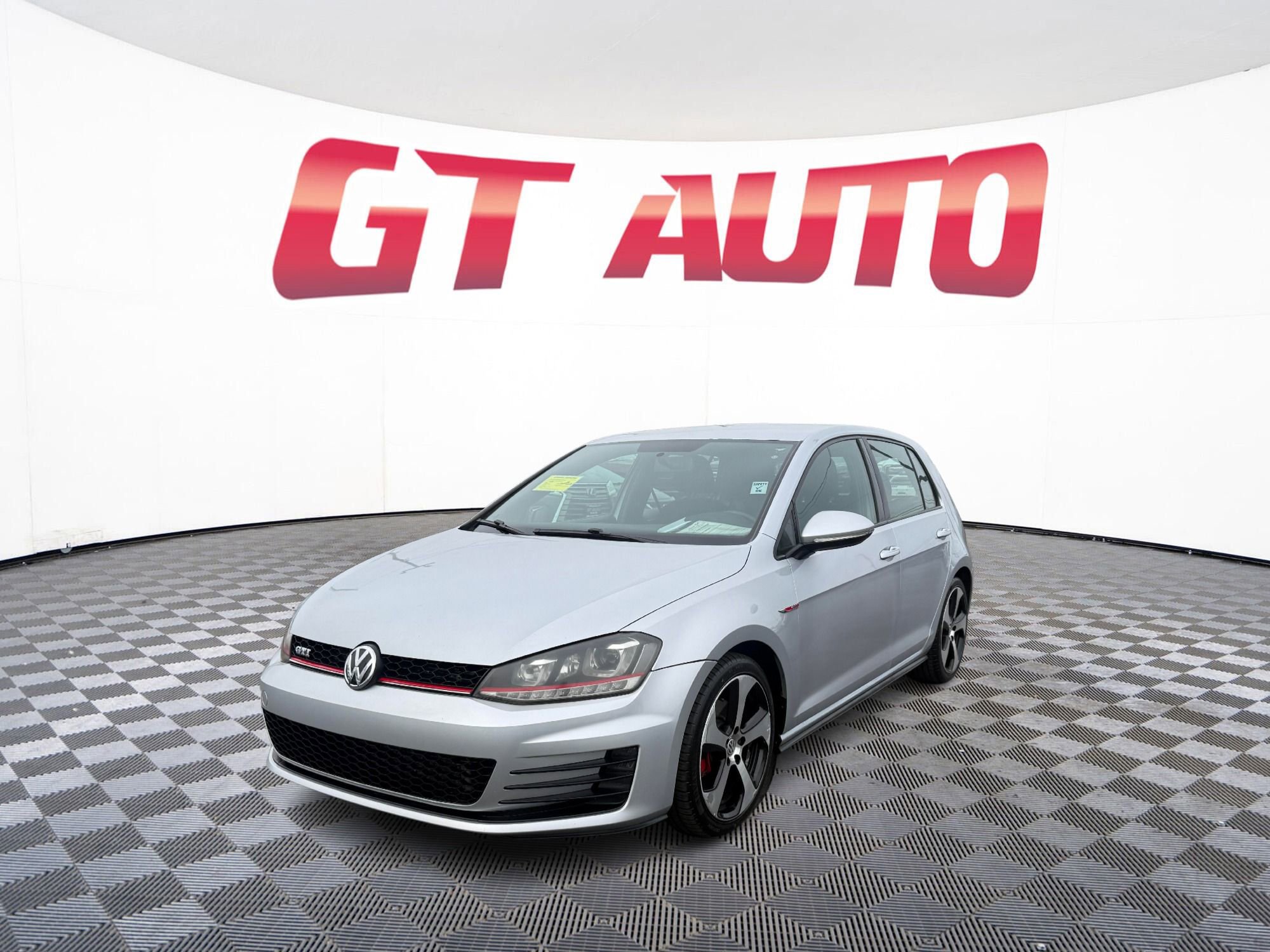 Used 2016 Volkswagen GTI SE FWD image 3