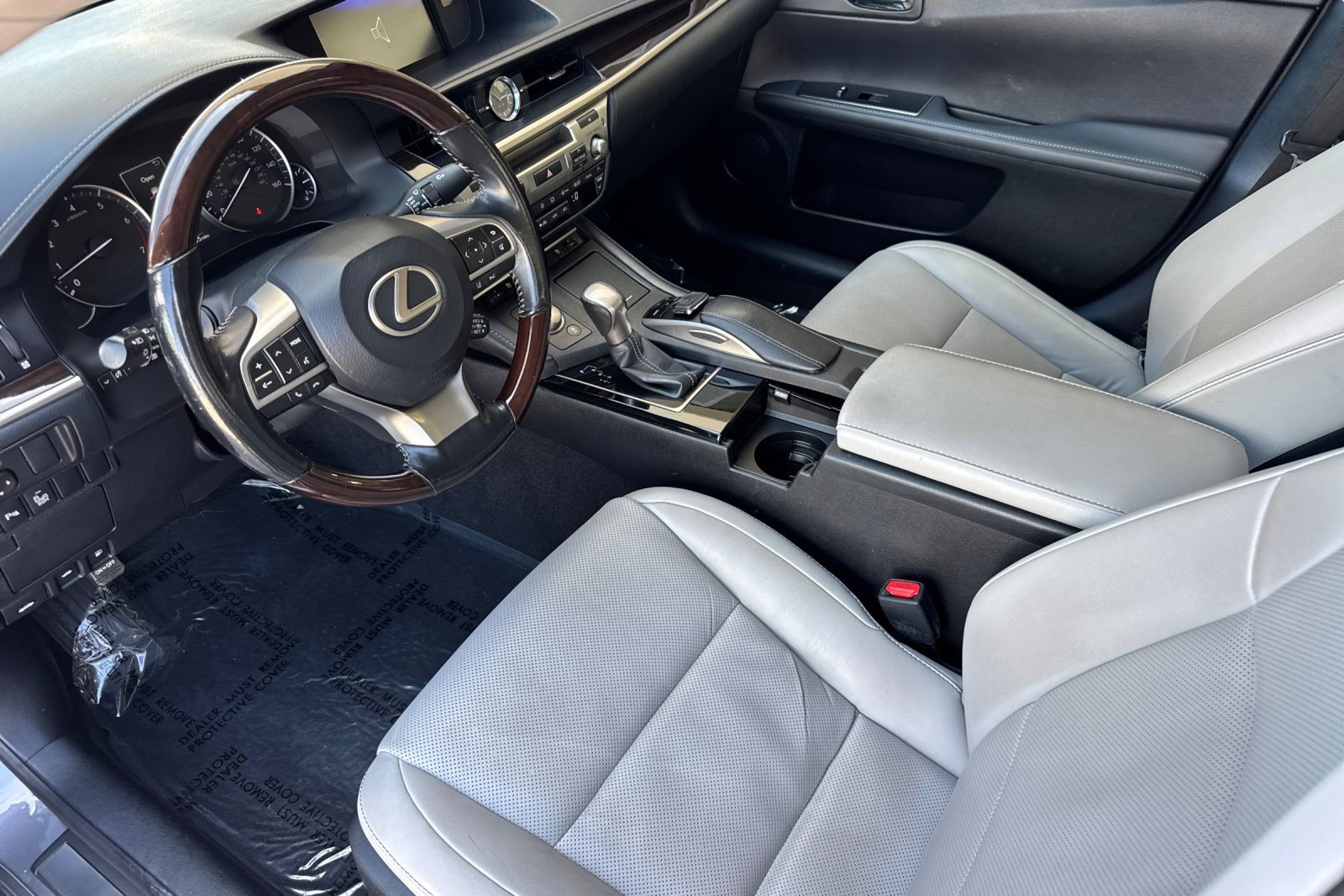 Used 2018 Lexus ES 350 w/ Navigation System Package FWD image 4
