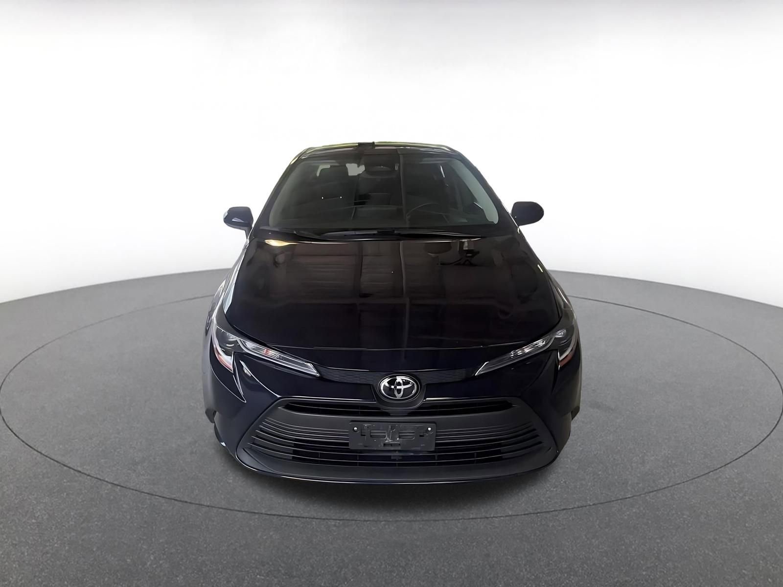 Used 2025 Toyota Corolla LE FWD image 5