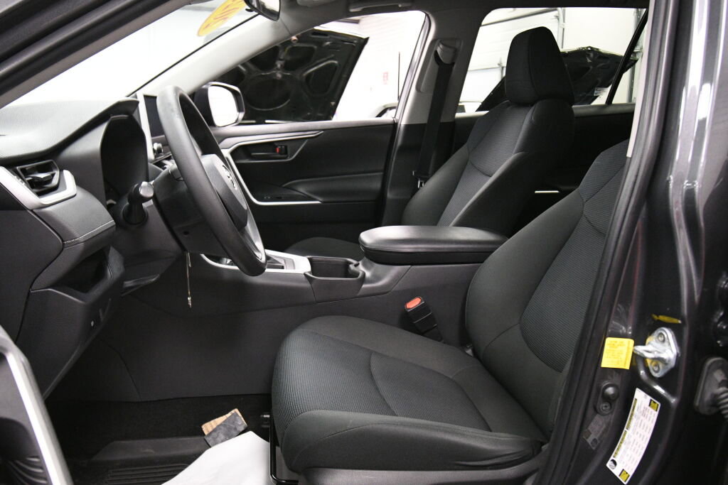 Certified 2023 Toyota RAV4 LE image 9
