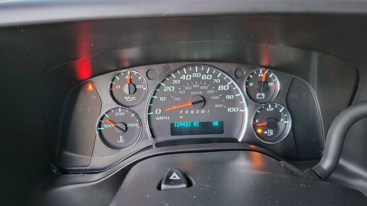Used 2018 Chevrolet Express 3500 LT w/ LT Preferred Equipment Group RWD image 25