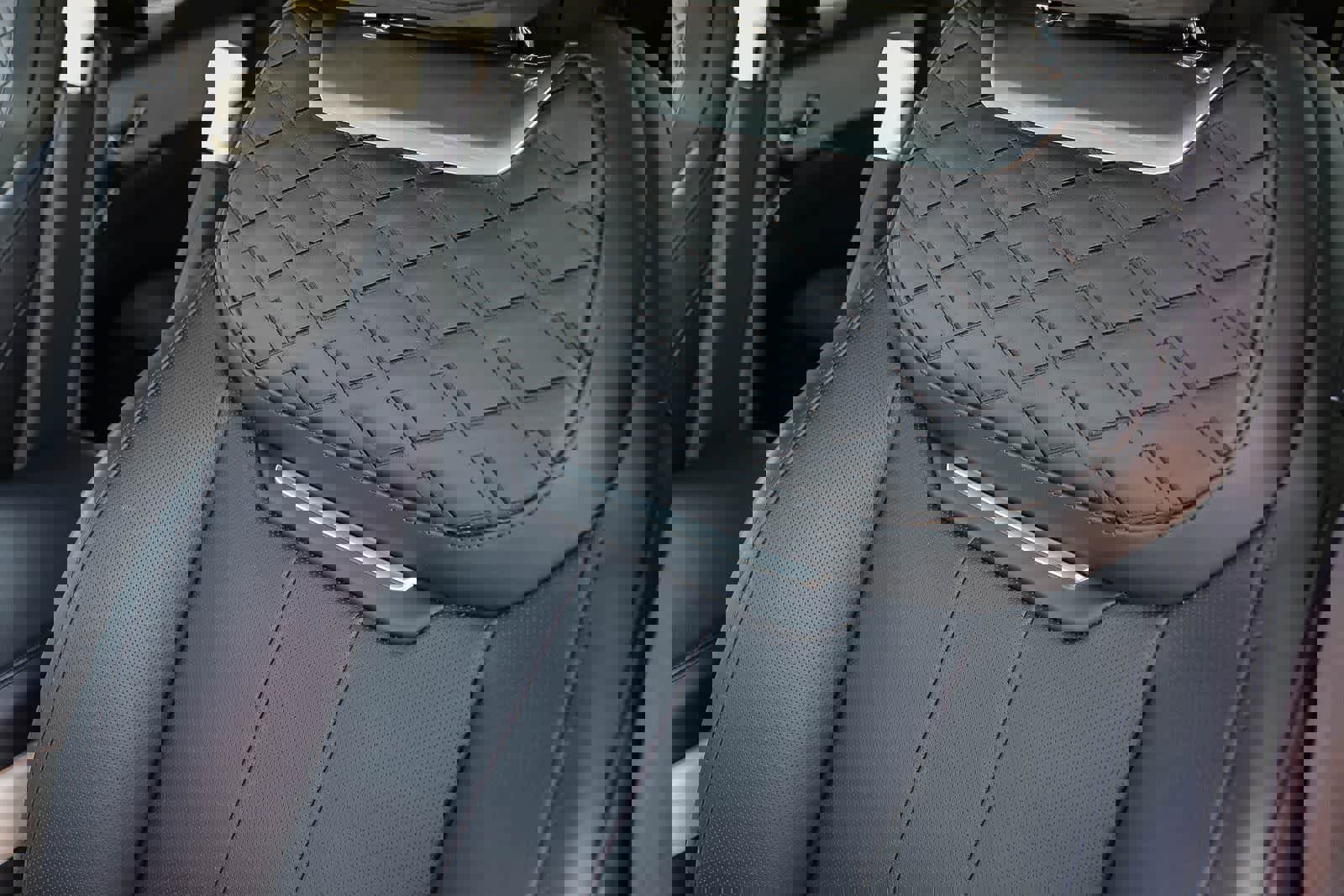 Used 2024 Land Rover Range Rover SV image 30