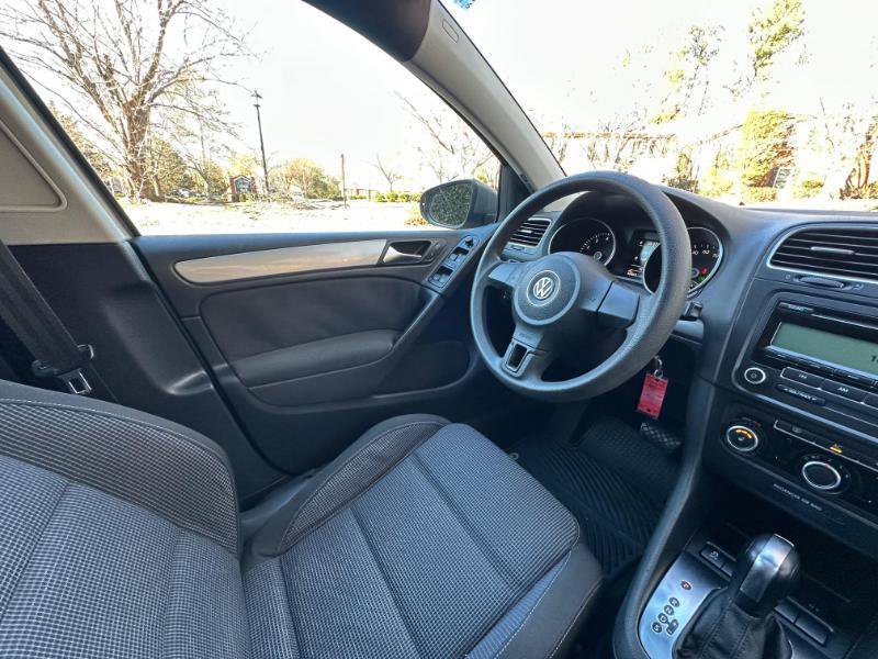 Used 2011 Volkswagen Golf 4-Door image 40