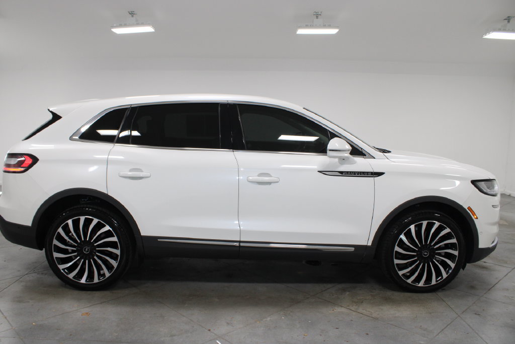 Used 2023 Lincoln Nautilus Black Label w/ Class II Trailer Tow Package AWD/4WD image 11