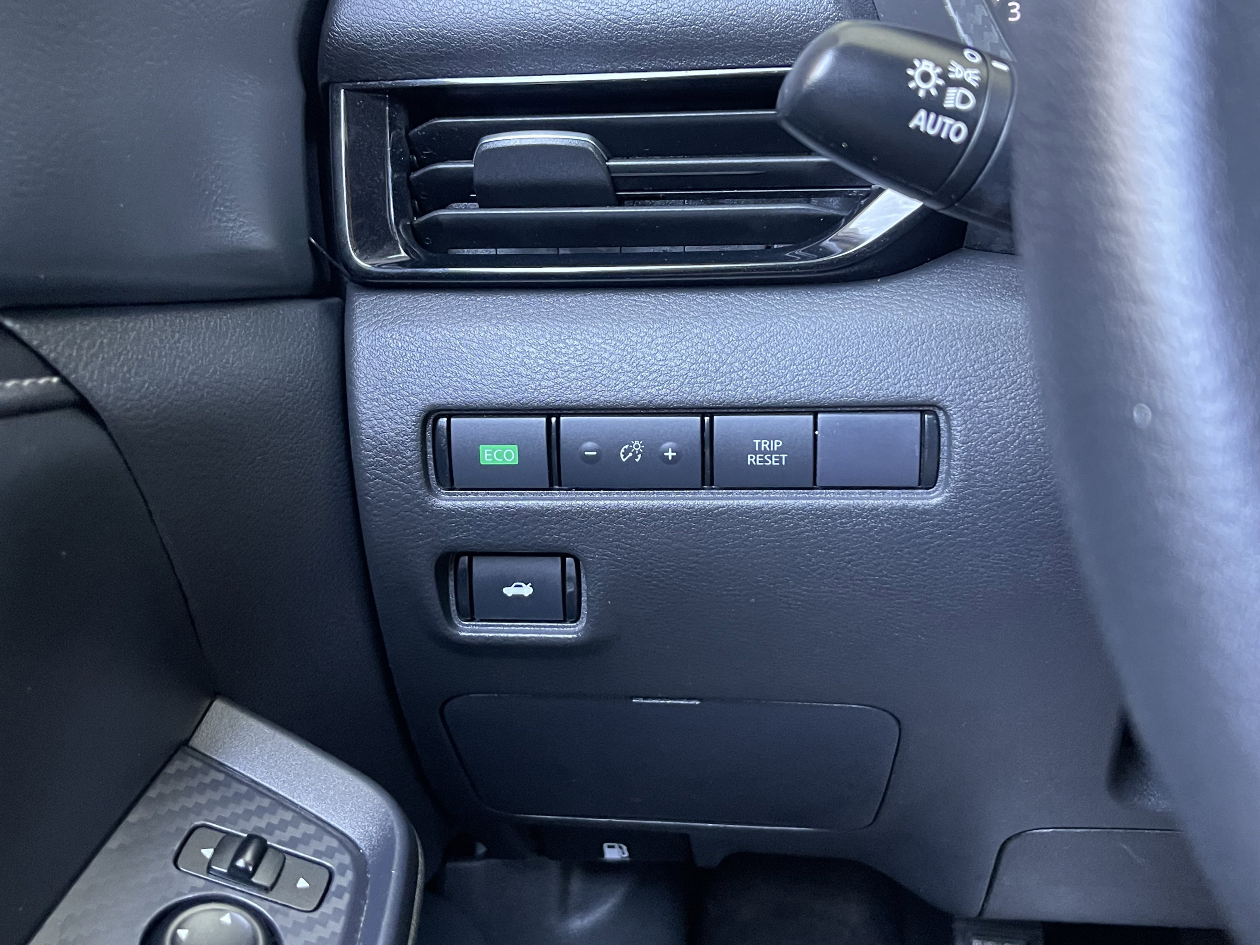 Used 2024 Nissan Sentra SV FWD image 40