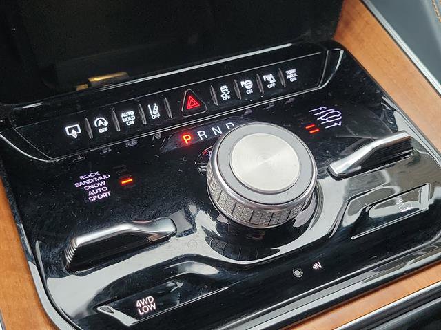 Used 2023 Jeep Grand Wagoneer Series II image 54