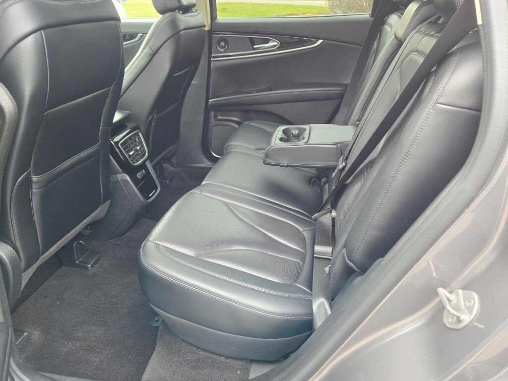 Used 2021 Lincoln Nautilus Reserve w/ Monochromatic Package image 26