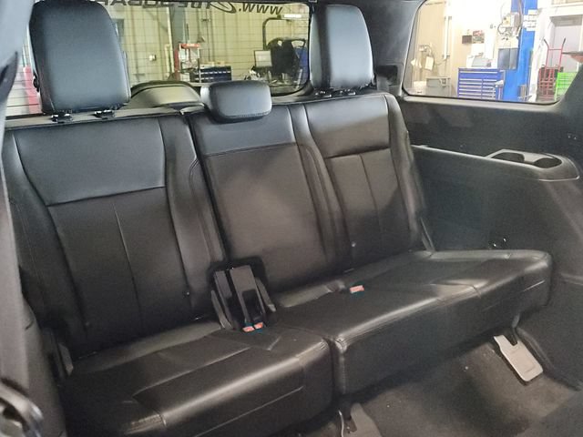 Used 2019 Ford Expedition XLT w/ Equipment Group 202A AWD/4WD image 23