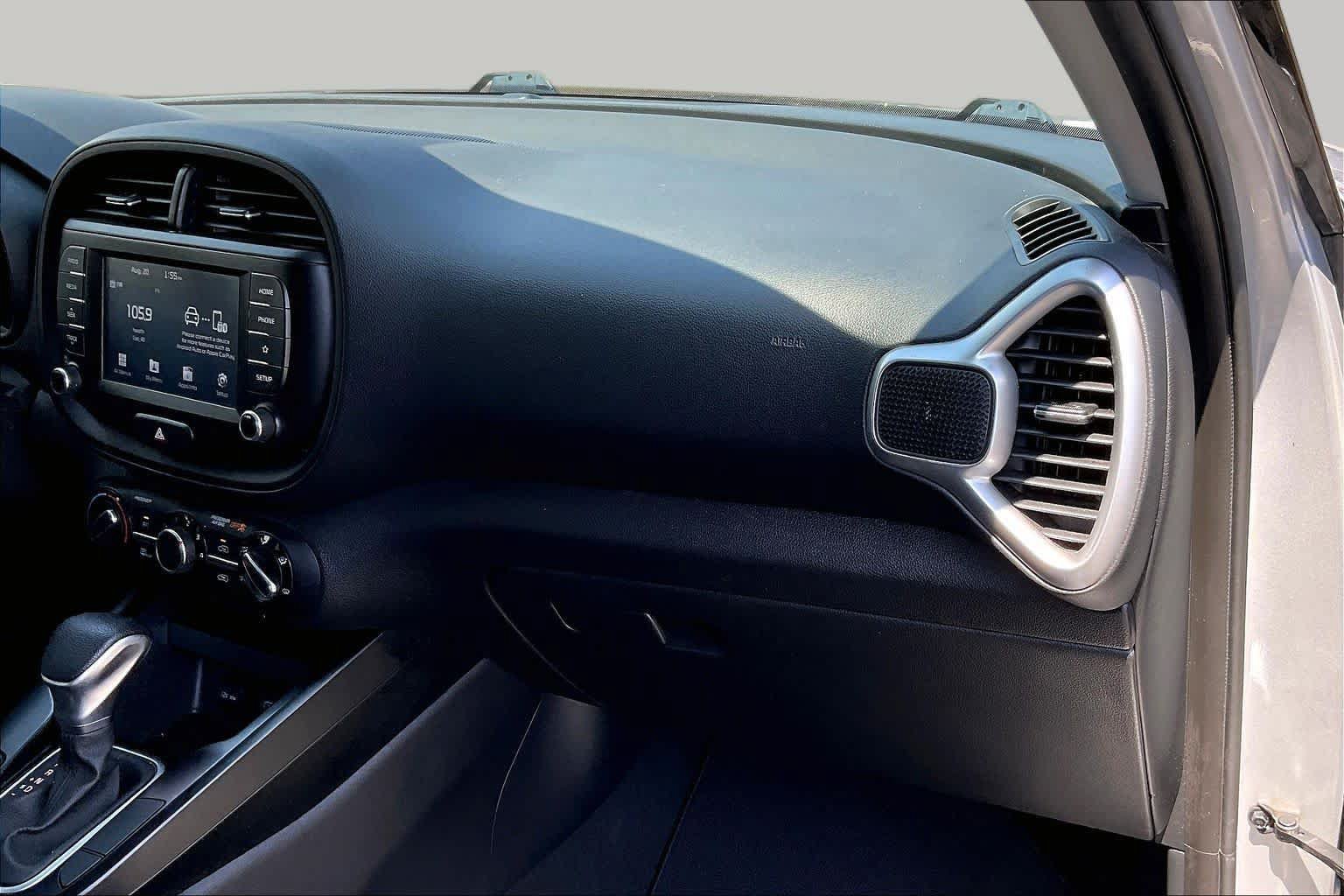 Used 2020 Kia Soul S FWD image 18