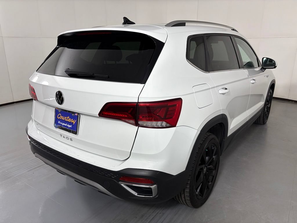 Used 2024 Volkswagen Taos SE FWD image 8