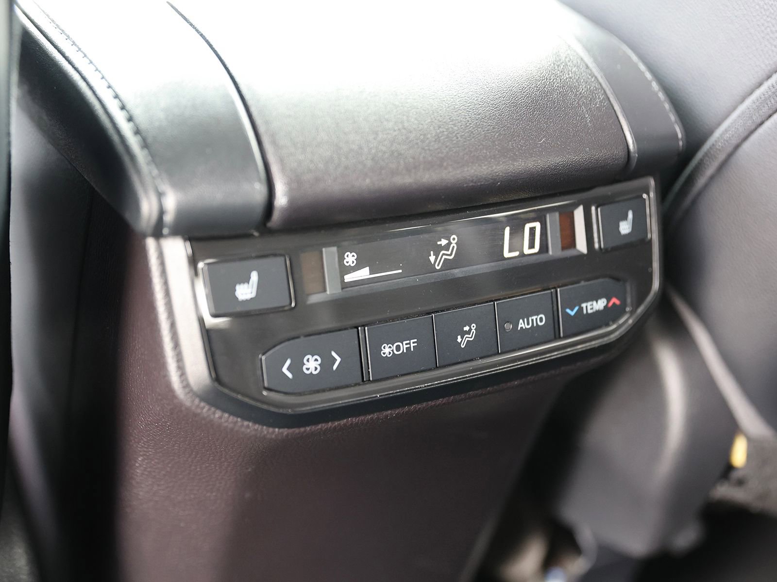 Used 2023 Toyota Highlander Platinum image 23