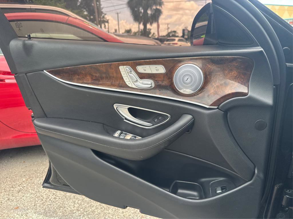Used 2018 Mercedes-Benz E 300 image 21