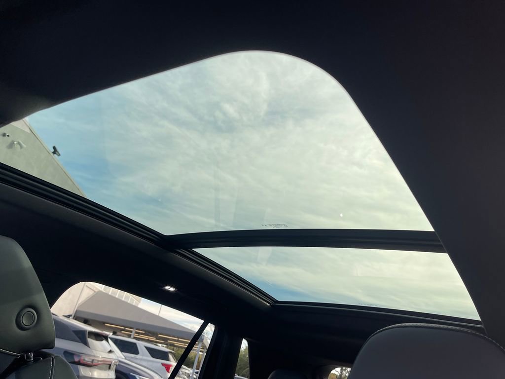 New 2026 Volkswagen Tiguan SE R-Line image 13