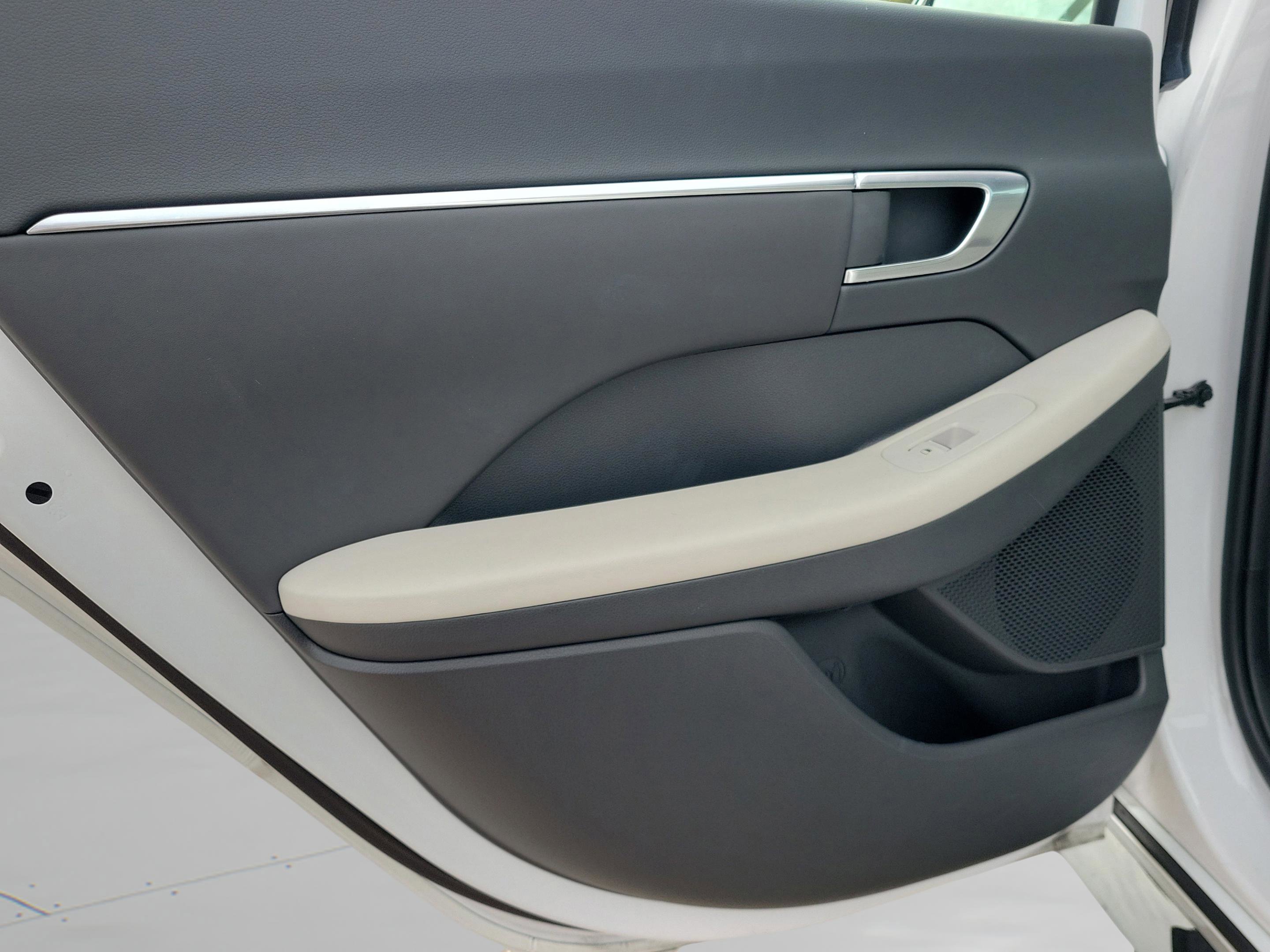 Used 2023 Hyundai Sonata SEL w/ Convenience Package image 8