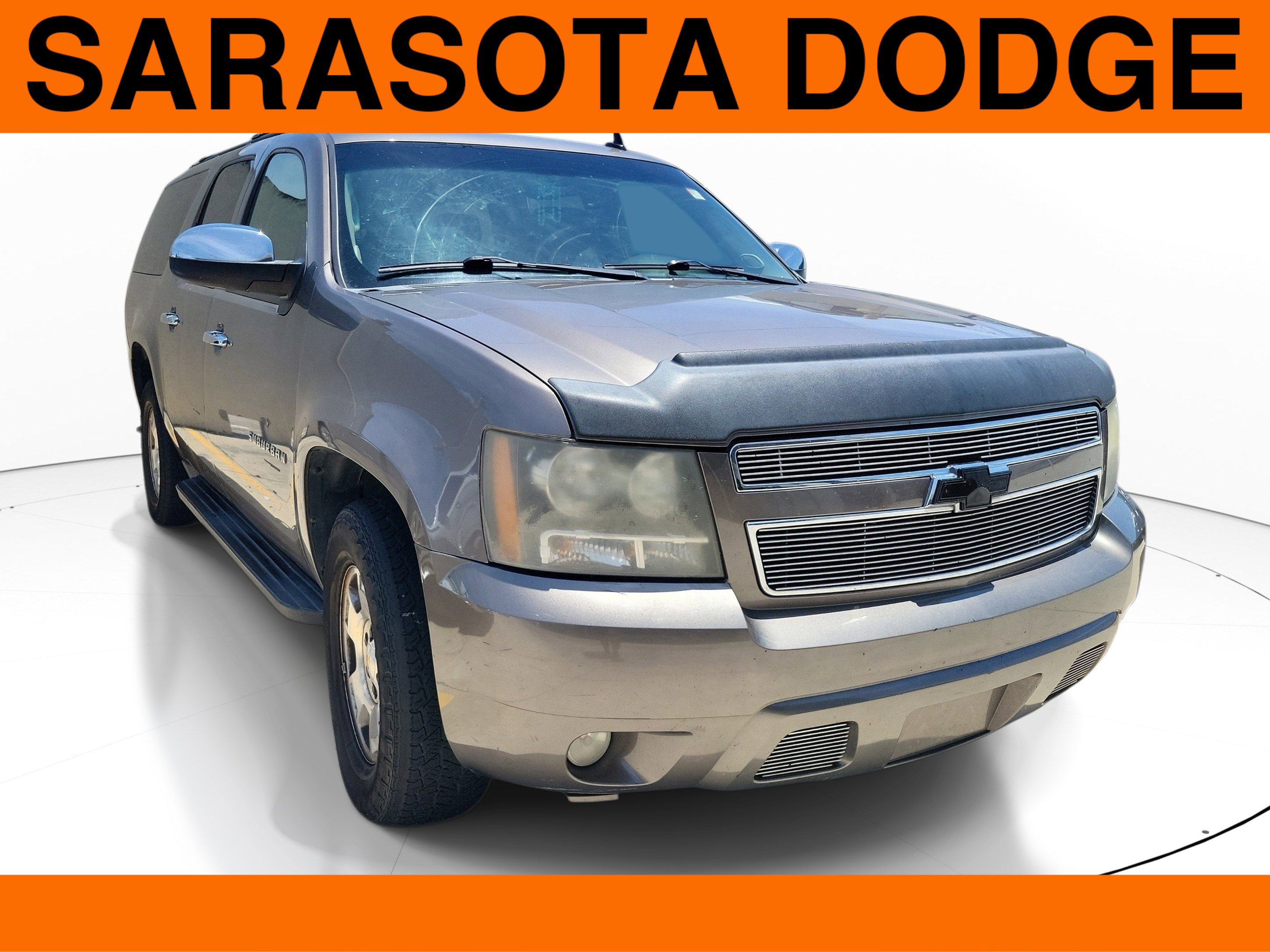 Used 2011 Chevrolet Suburban LT RWD image 1
