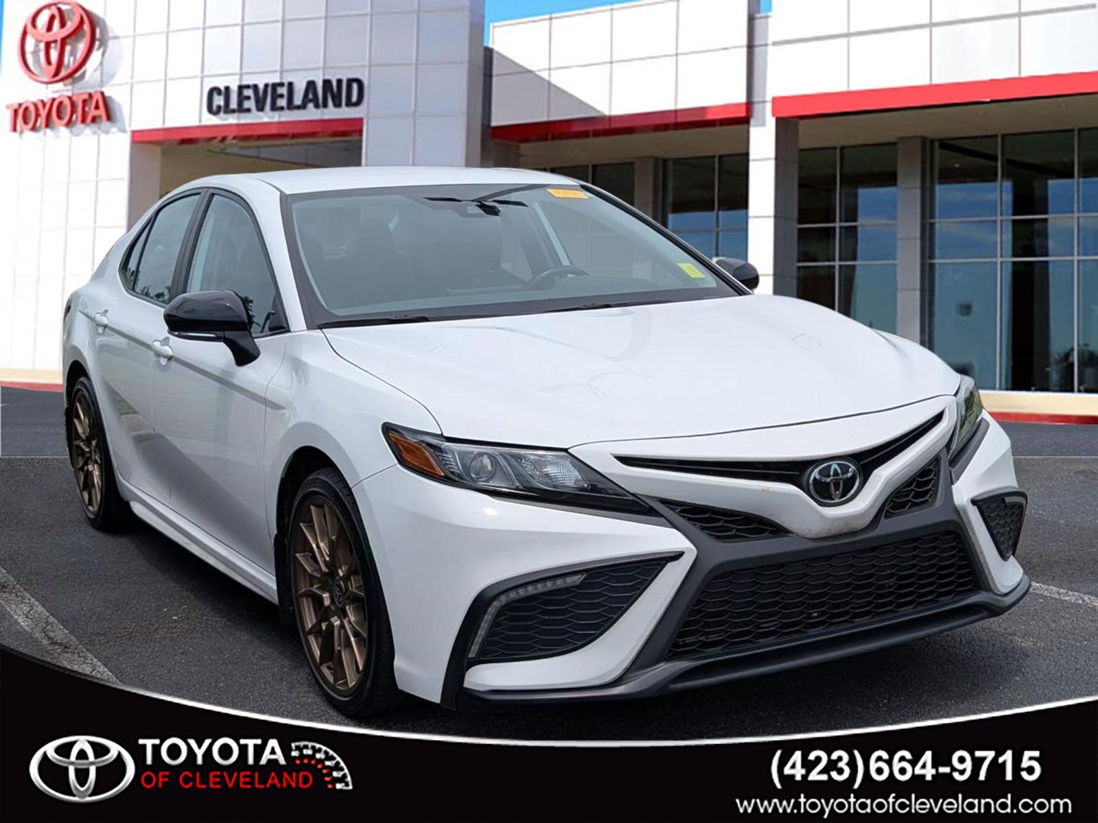 Used 2024 Toyota Camry SE w/ Convenience Package