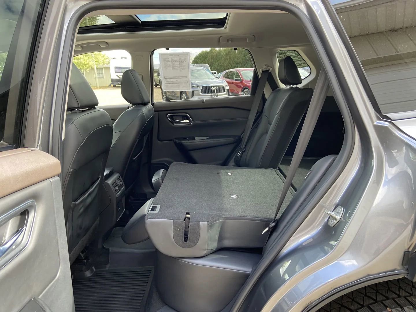 Used 2021 Nissan Rogue SV w/ Premium Package image 23