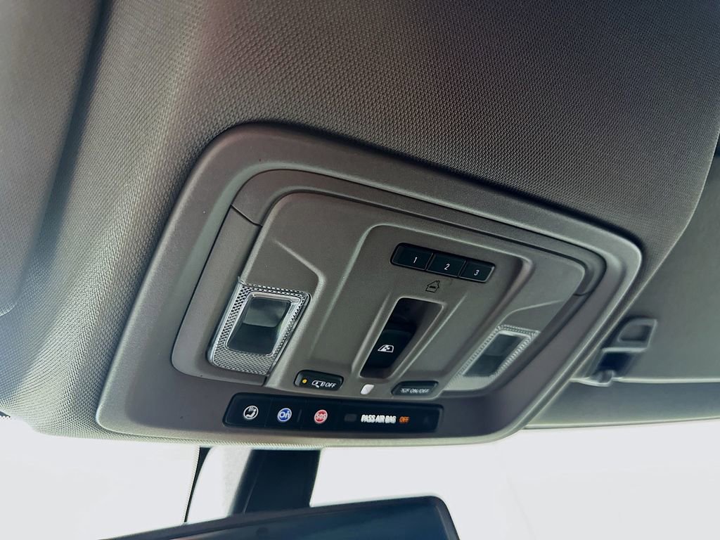 Used 2022 Chevrolet Silverado 1500 LTZ image 33