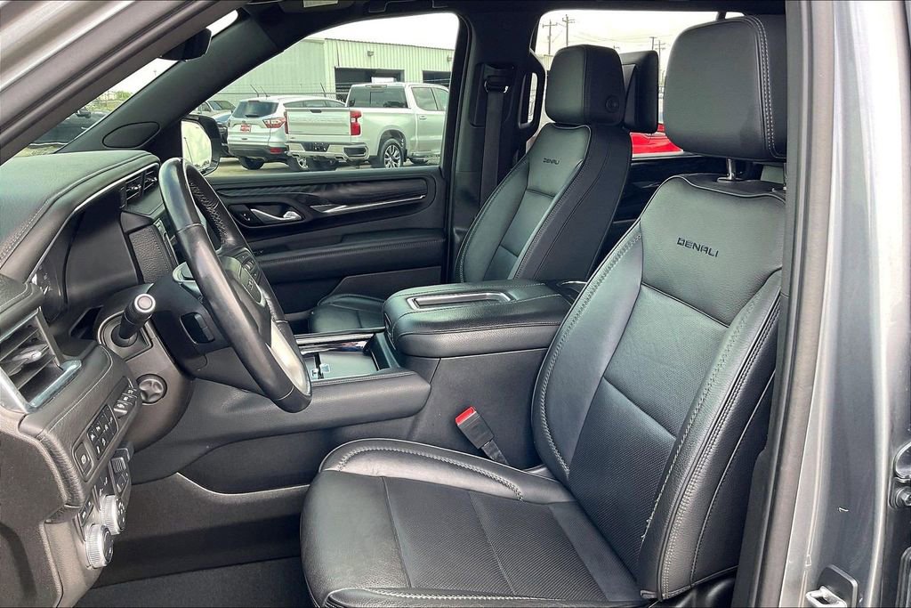 Used 2021 GMC Yukon Denali w/ Denali Ultimate Package image 18