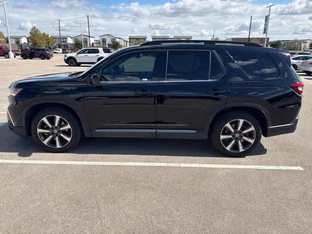 Used 2025 Honda Pilot Elite image 2