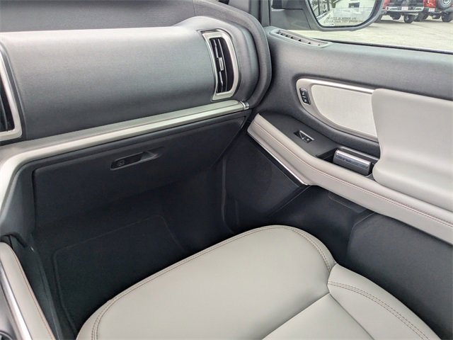 New 2025 Ford Expedition Max Active image 18