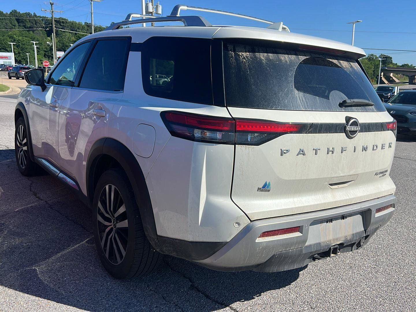Used 2023 Nissan Pathfinder Platinum w/ Cargo Package AWD/4WD image 2