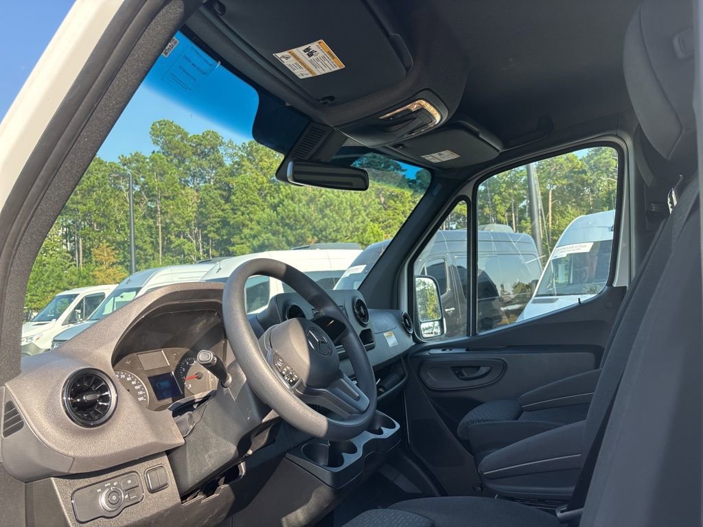 Used 2023 Mercedes-Benz Sprinter 144 Cargo image 44