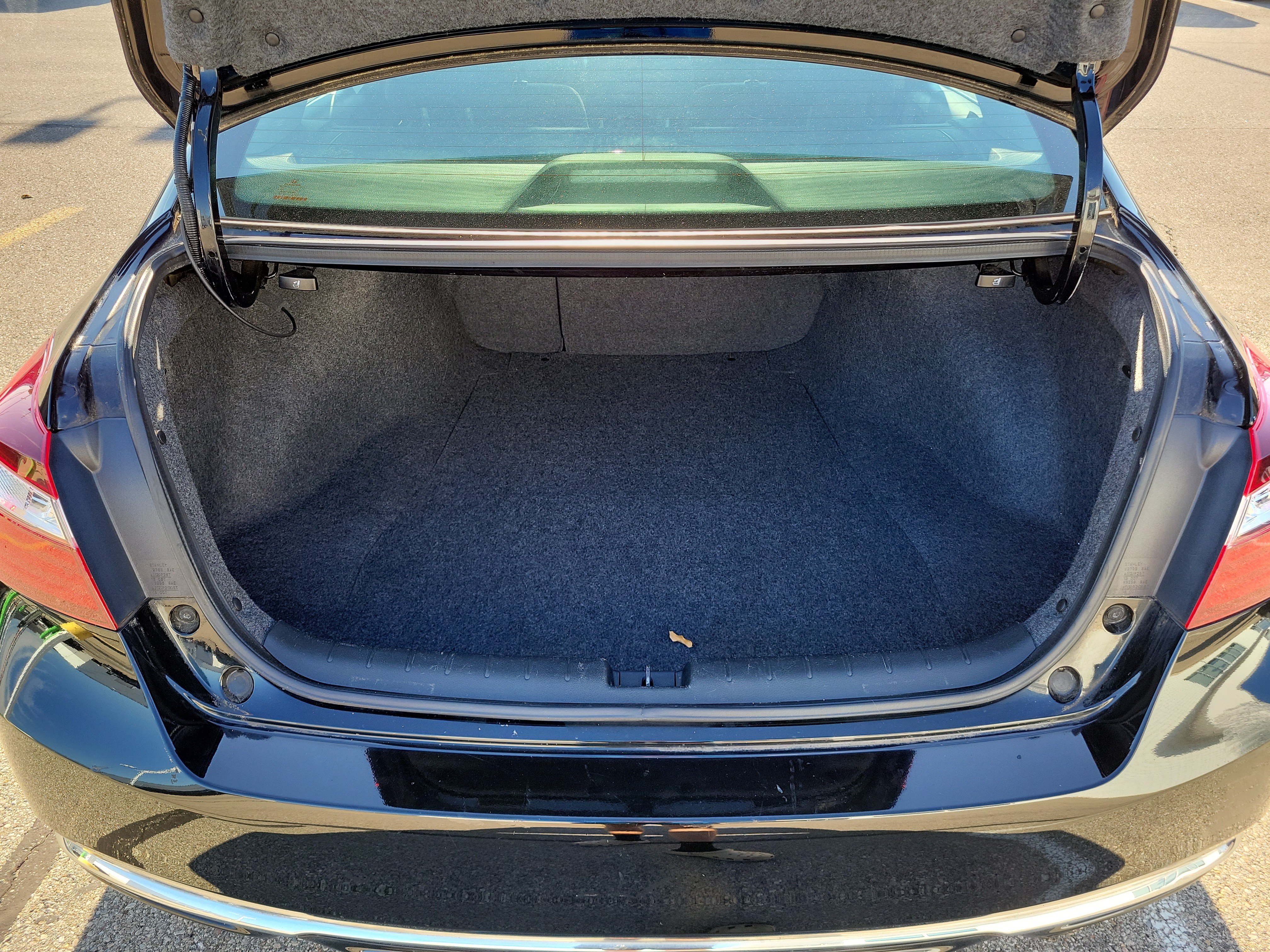 Used 2016 Honda Accord EX image 7
