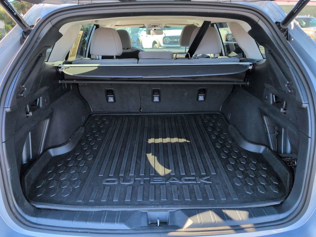 Used 2025 Subaru Outback Premium image 29