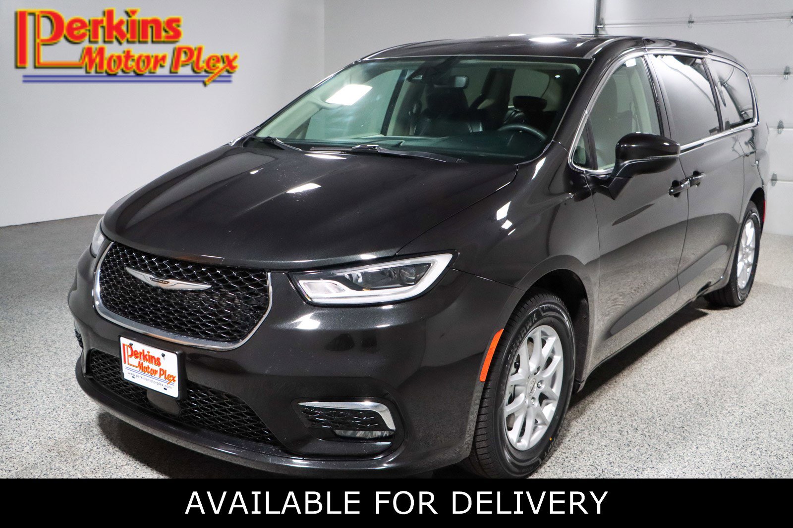 Used 2023 Chrysler Pacifica Touring-L video 1
