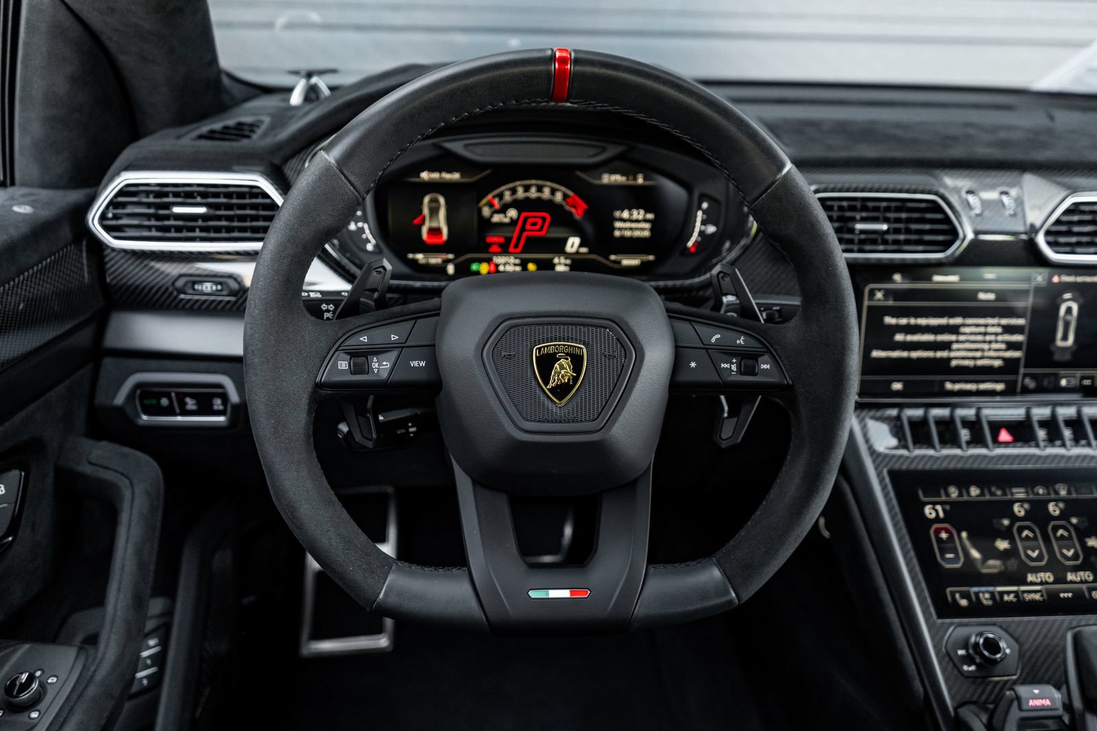 Used 2023 Lamborghini Urus Performante AWD/4WD image 31