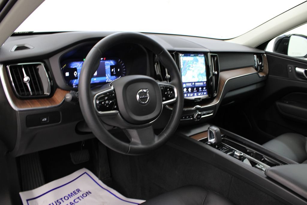 Used 2024 Volvo XC60 B5 Plus w/ Protection Package Premier AWD/4WD image 17