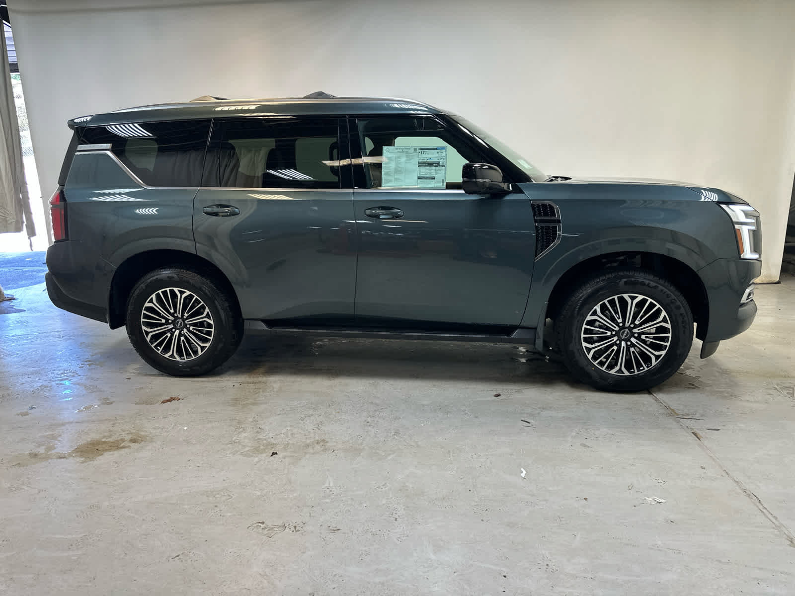 New 2026 Nissan Armada SL w/ Captain's Chari Seat Package AWD/4WD image 7