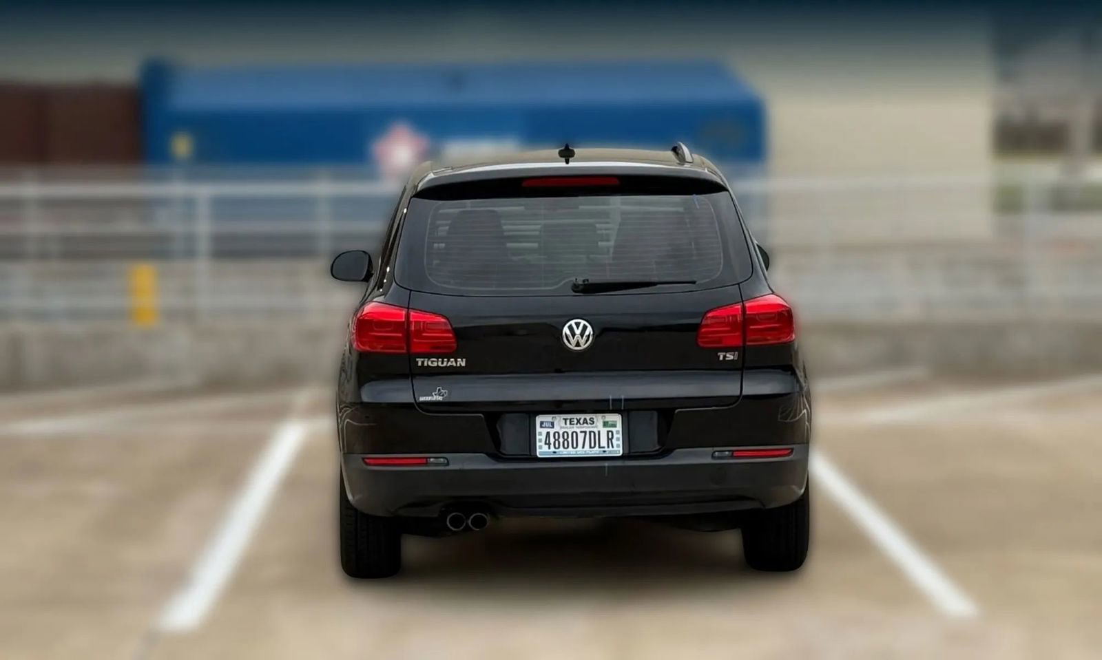 Used 2017 Volkswagen Tiguan S image 7