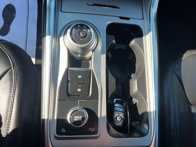 Used 2022 Ford Explorer XLT w/ Equipment Group 202A image 33