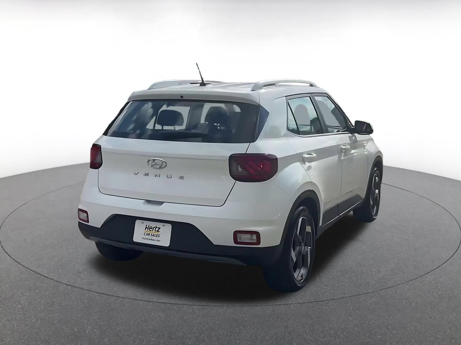 Used 2026 Hyundai Venue SEL FWD image 14