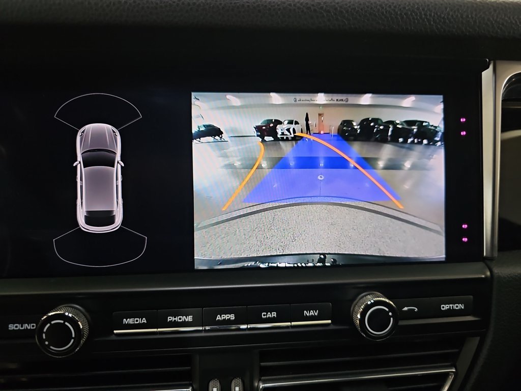 Used 2019 Porsche Macan AWD/4WD image 25
