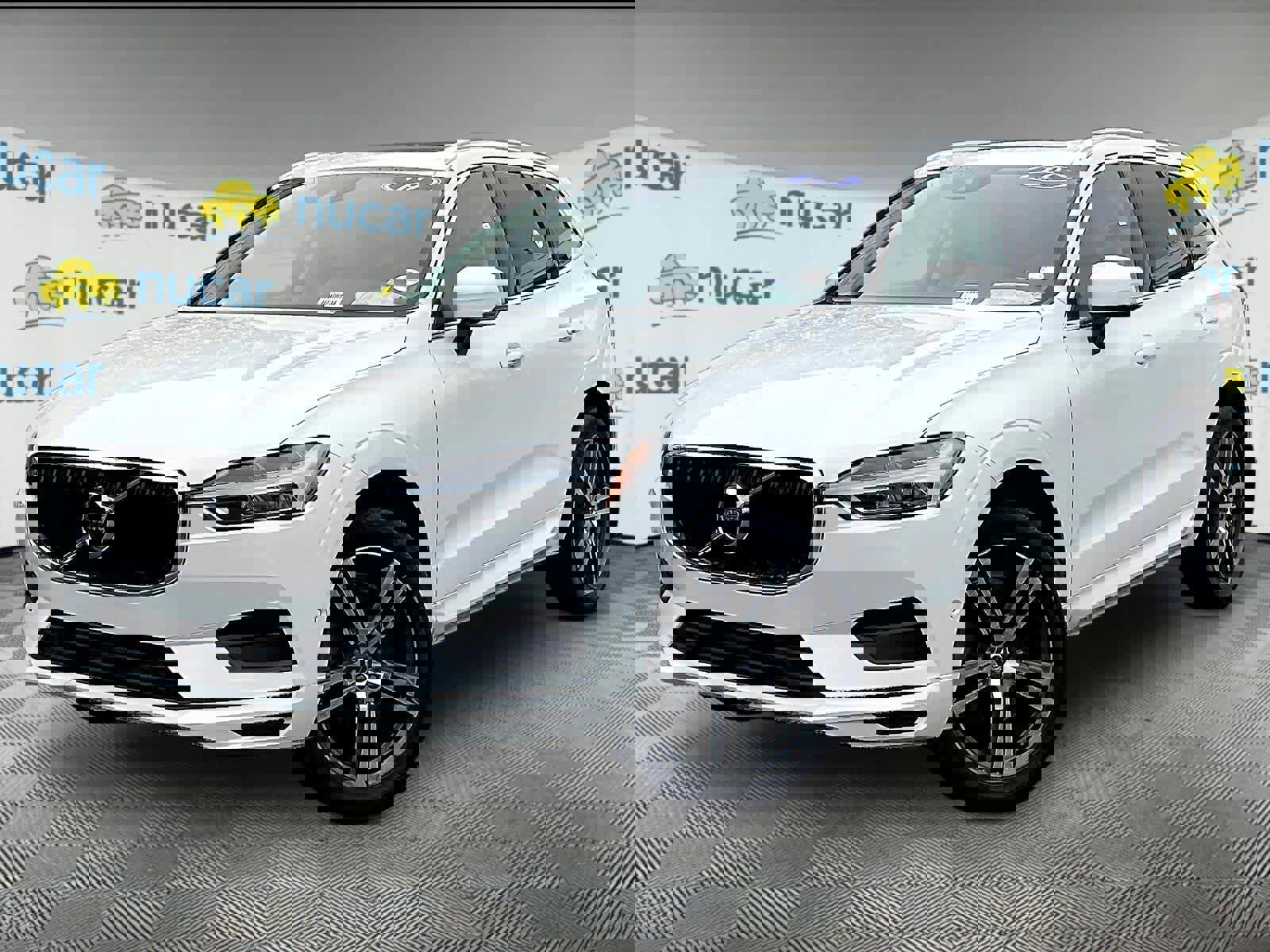 Used 2019 Volvo XC60 T6 Momentum w/ Multimedia Package image 3