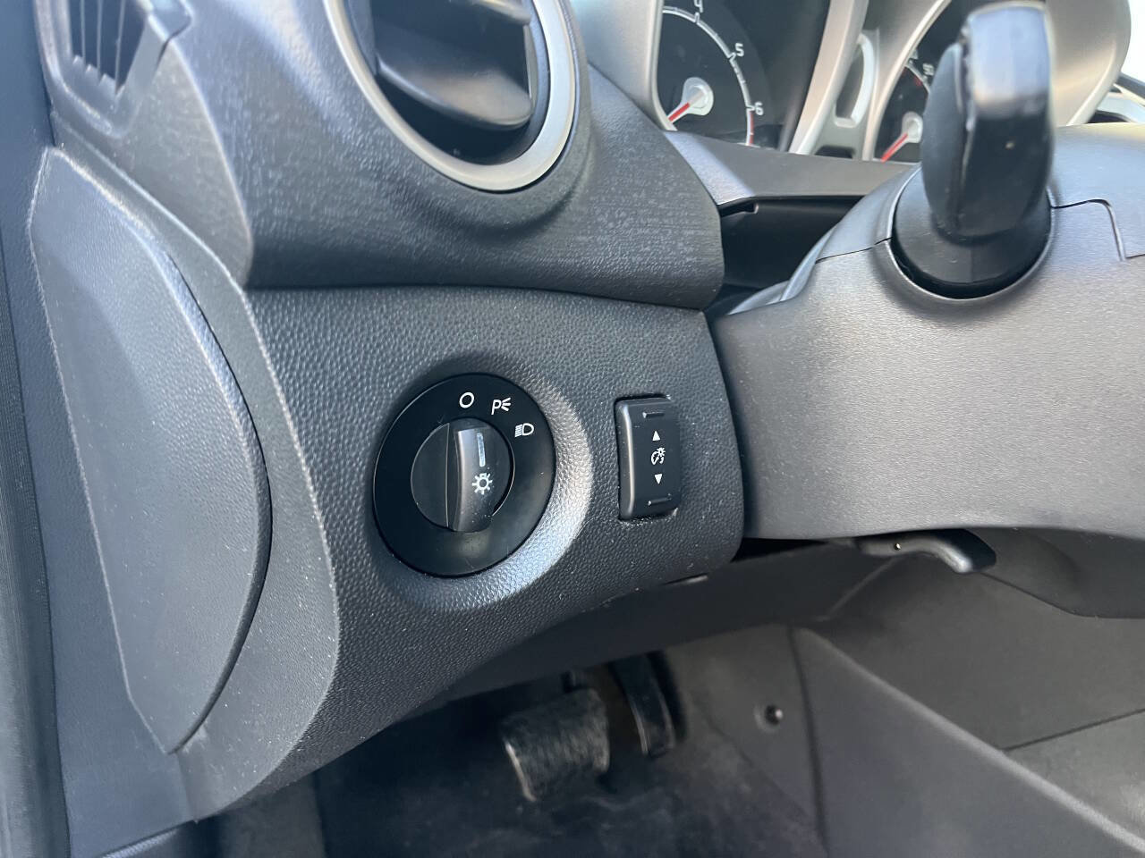 Used 2013 Ford Fiesta SE image 26