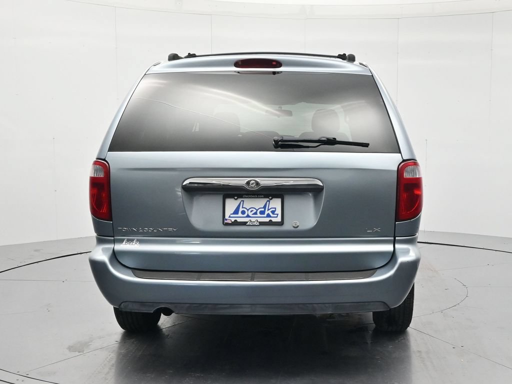 Used 2005 Chrysler Town & Country LX w/ Popular Equipment Group II FWD image 6