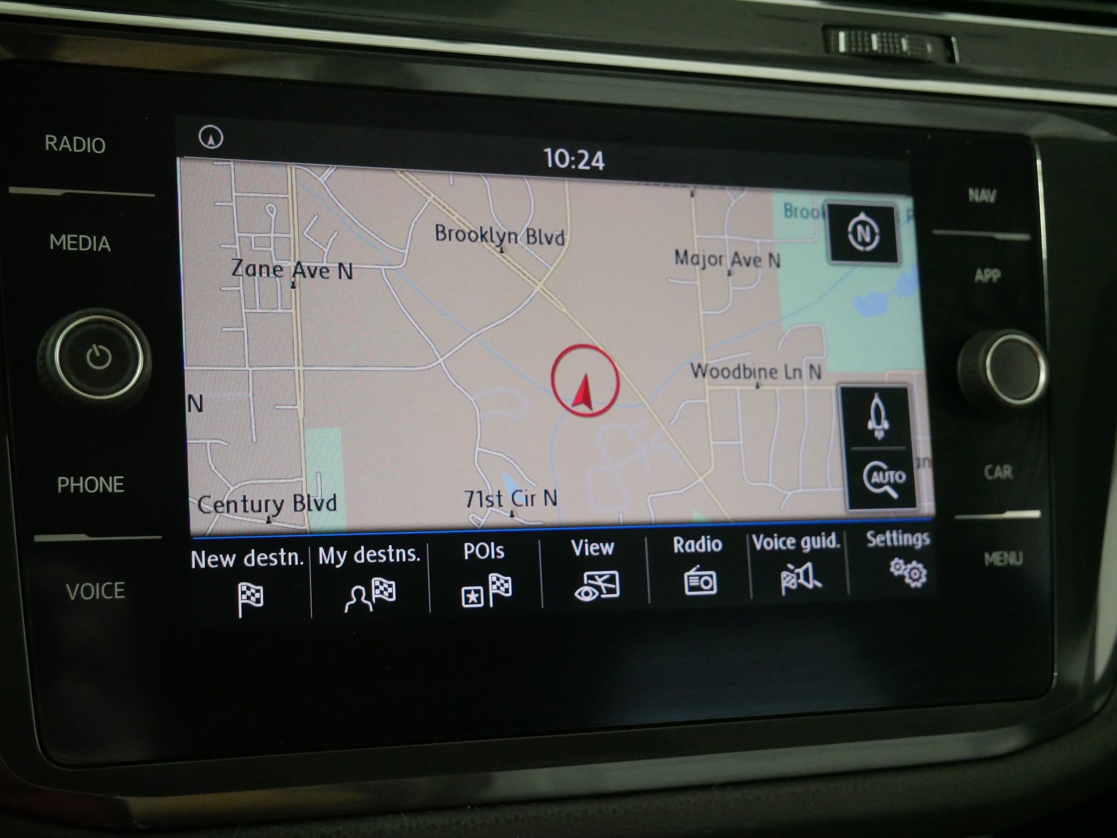 Used 2018 Volkswagen Tiguan SEL image 29