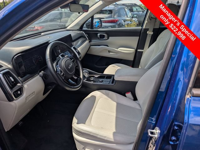 Used 2022 Kia Sorento S w/ Panoramic Sunroof Package FWD image 13