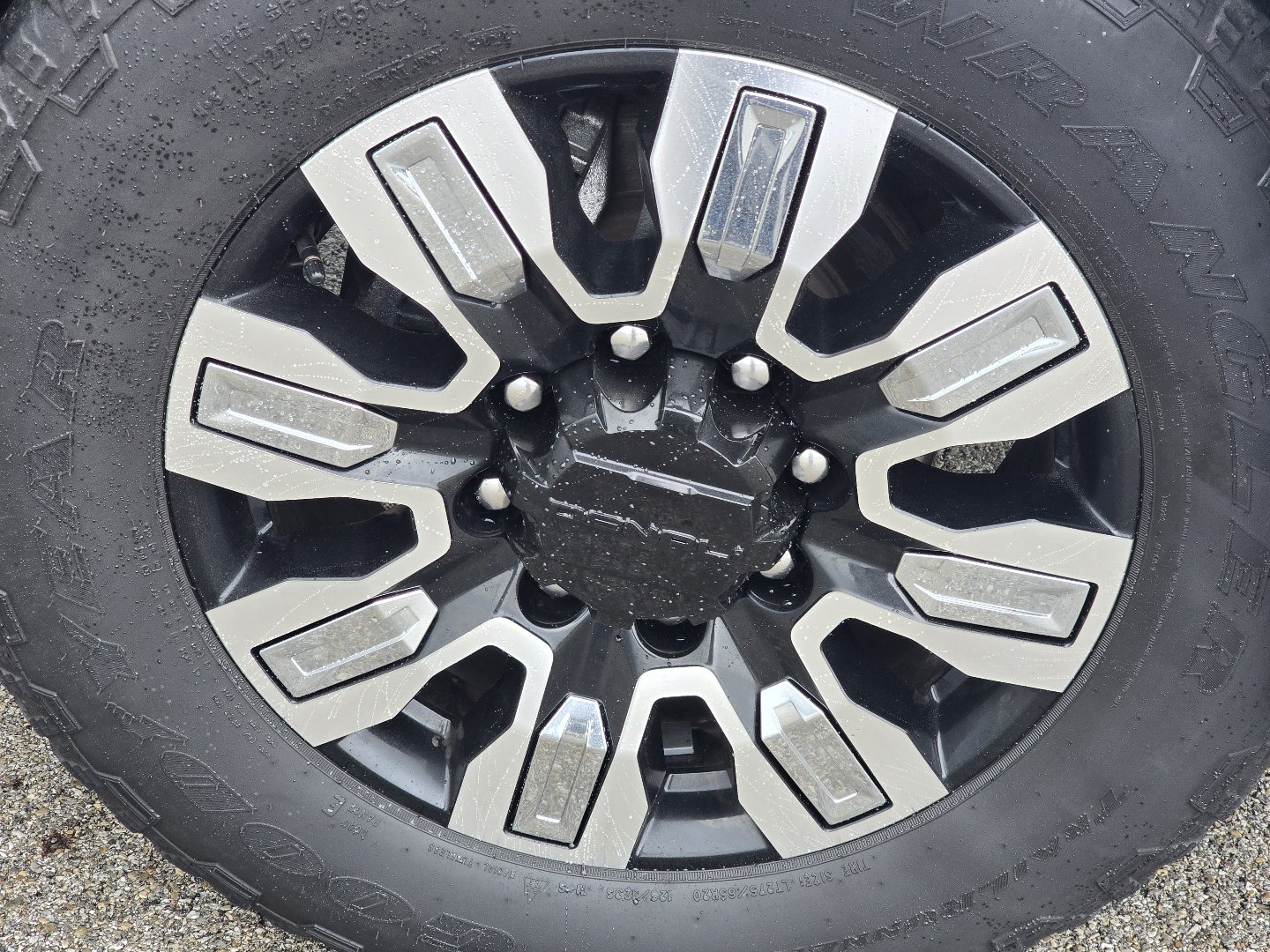 Used 2025 GMC Sierra 2500 Denali w/ LPO, GMC Protection Package AWD/4WD image 10
